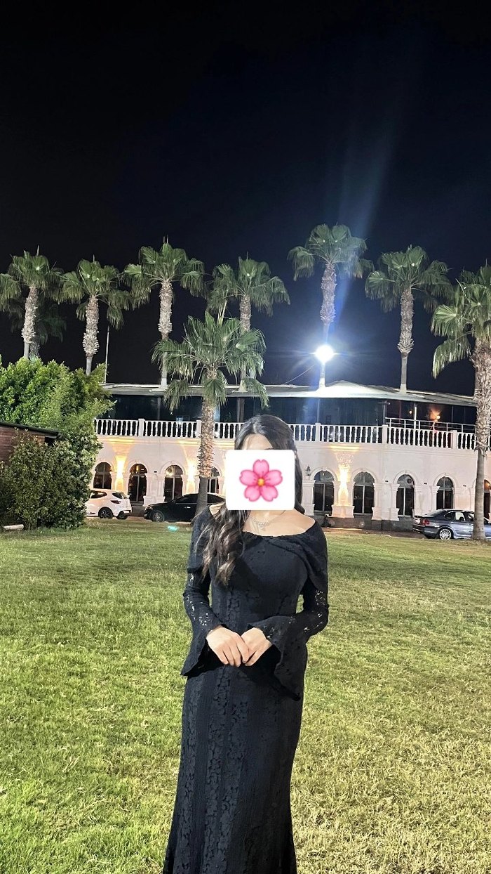 Siyah Dantel Detaylı Straplez Midi Mezuniyet Elbisesi - Görsel 2