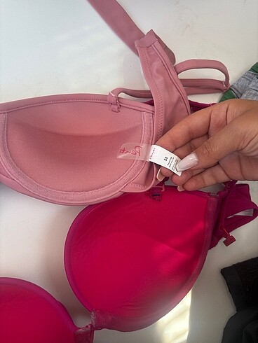 m Beden İki adet bikini üstü