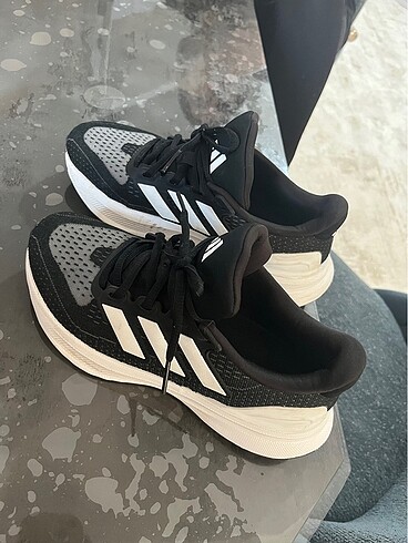Adidas spor ayakkabı