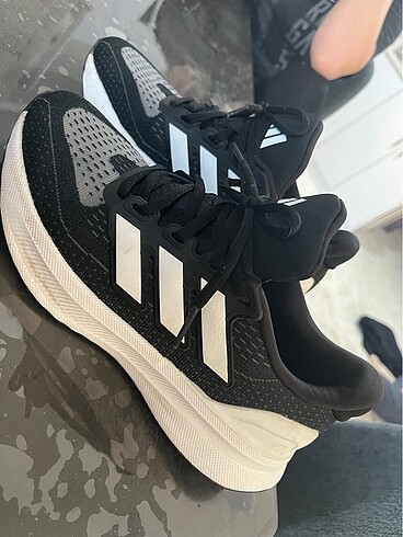 37 Beden Adidas spor ayakkabı