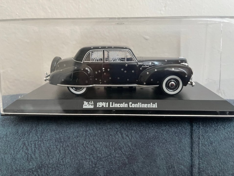 1941 Lincoln Continental Oyuncak Araba Siyah - Görsel 4