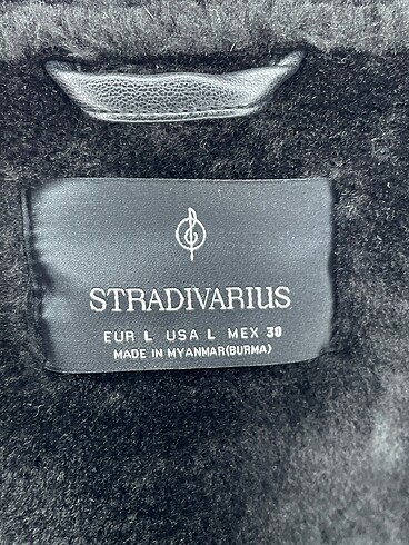 l Beden siyah Renk Stradivarius Kaban %70 İndirimli.