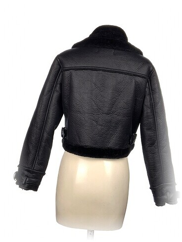 l Beden Stradivarius Kaban %70 İndirimli.
