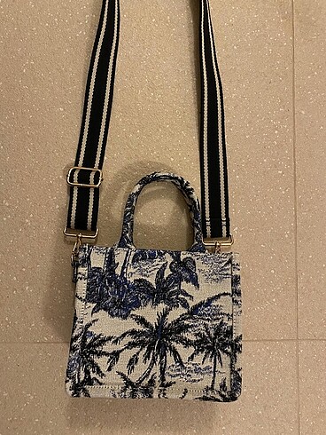 H&M H&M Mini Tote Canta