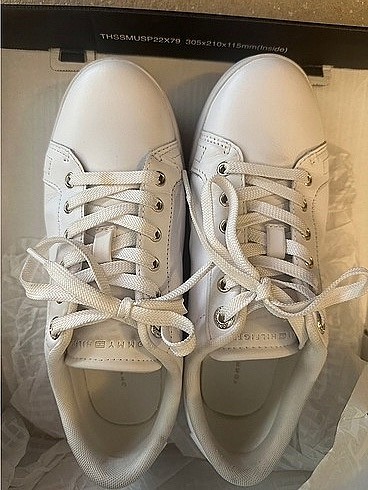 39 Beden Tommy Hilfiger Sneakers