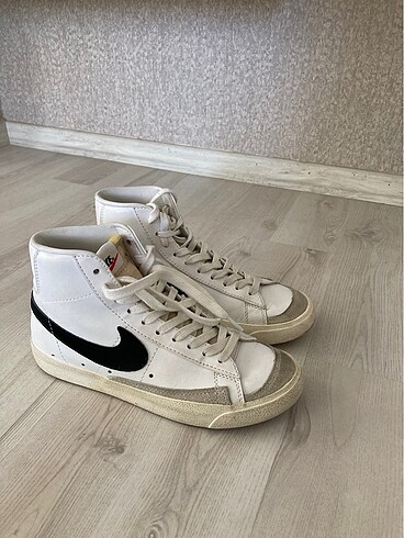 NIKE BLAZER KADIN MID 77