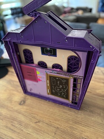 Monster high school