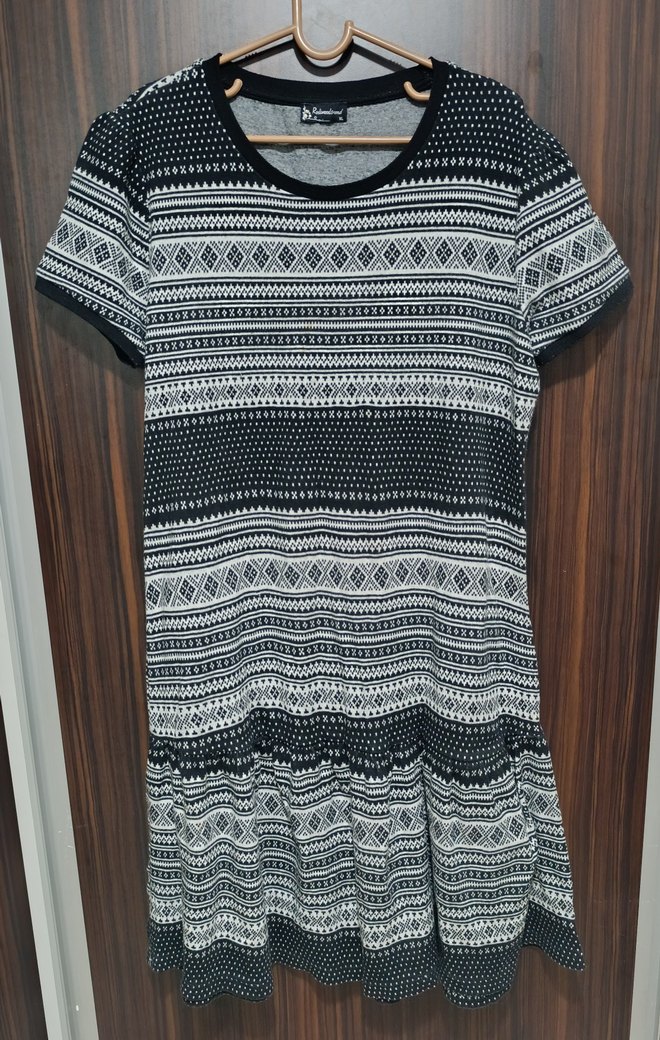 Gri Desenli Kısa Kollu Triko Mini Elbise - Görsel 5