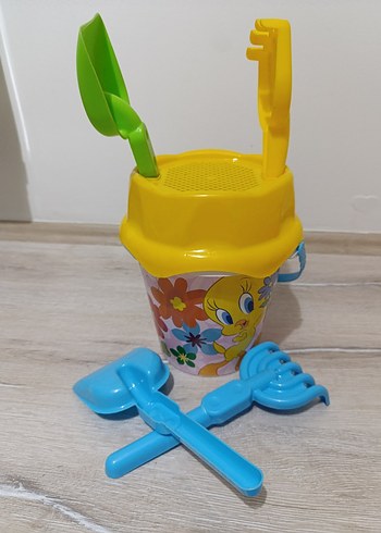  Beden Renk Renkli Plaj Kova ve Oyuncak Seti