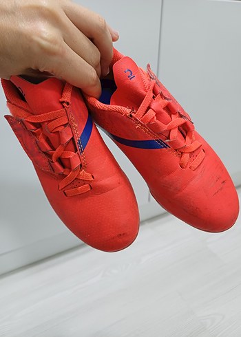 tek ebat Beden Krampon Futbol Ayakkabısı Velcro Bantlı 31 numara Decathlon