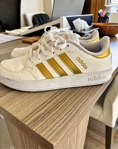 Adidas spor ayakkabı