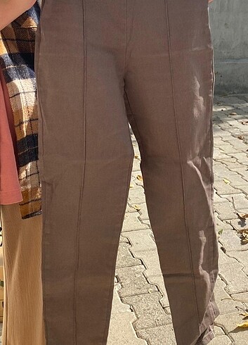 Kahverengi pantolon 