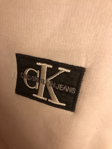 m Beden calvin klein crop sweat