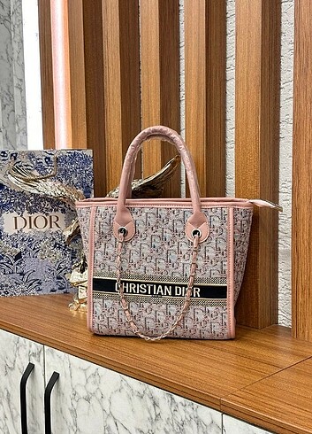 Dior Kol çantası 