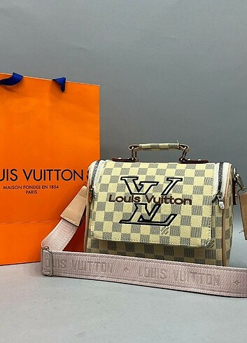 Louis Vuitton Askılı çanta 