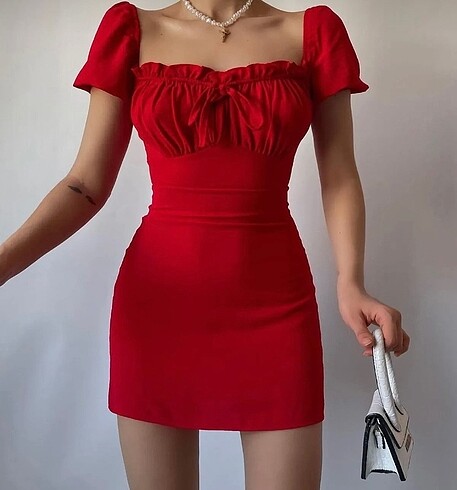Kırmızı mini elbise