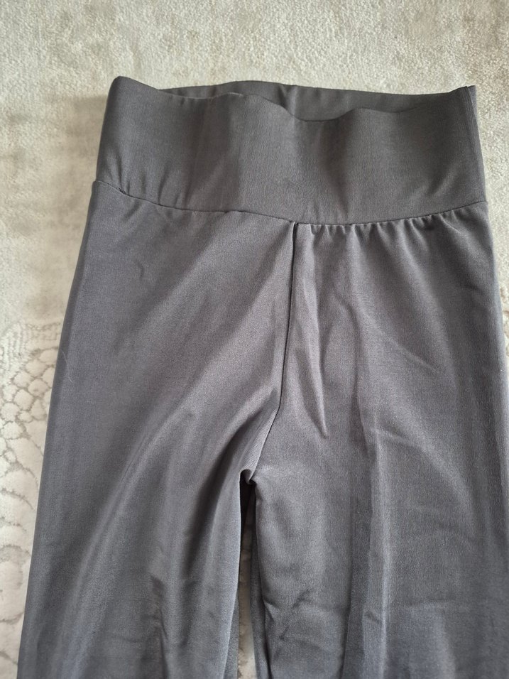 Gri Kadın Midi Tayt, Sıkı Kesim, Spor Şıklığı - Görsel 2