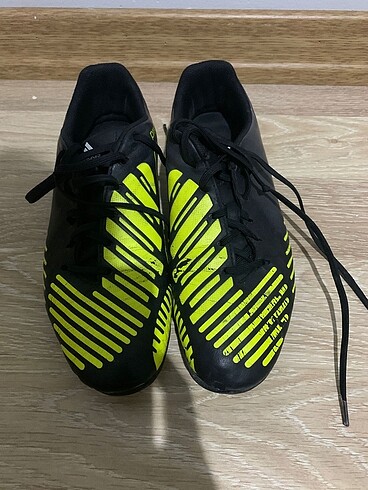 Adidas predator erkek halısaha krampon açıklama