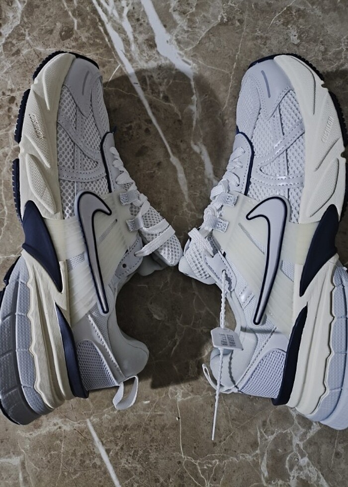 NİKE SPOR AYAKKABISI ORJİNAL sıfır ürün kullanılmamış - Görsel 3