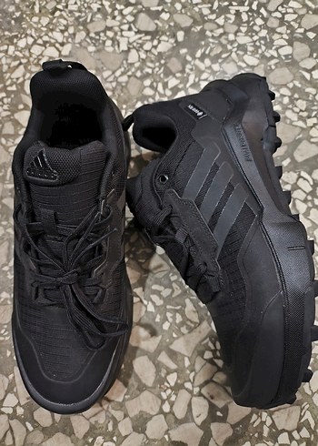 Adidas 40
