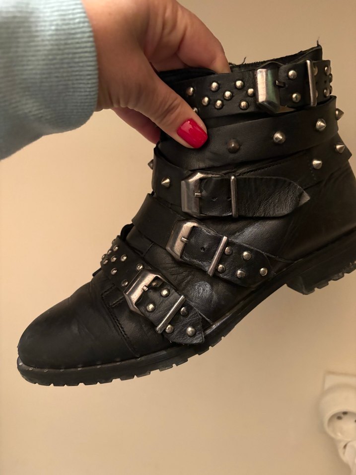 Tokalı Siyah Deri Goth Bot - Görsel 2