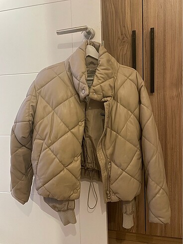 Stradivarius Deri Mont