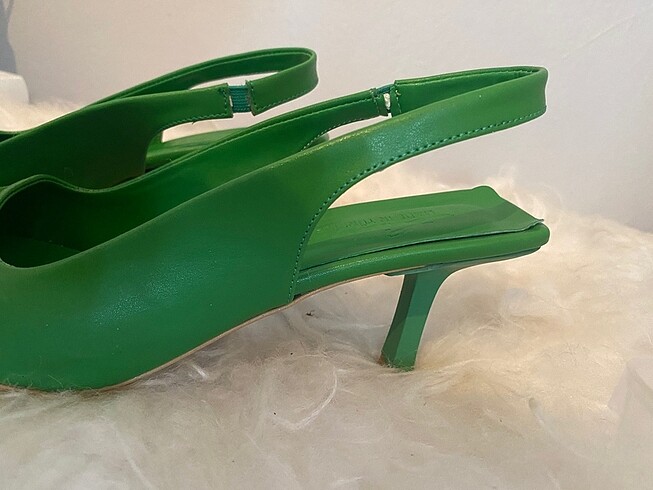 Diğer Yeşil Topuklu Sandalet