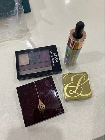 Far -far palet highletir Charlotte Tilbury