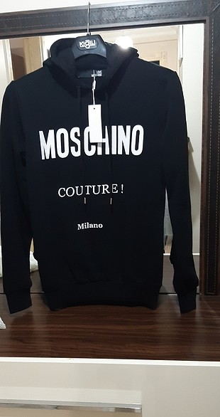 moschino sweatshirt