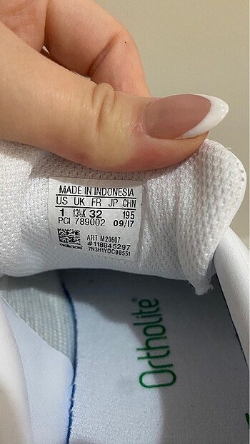 32 Beden beyaz Renk Adidas çocuk stan smith