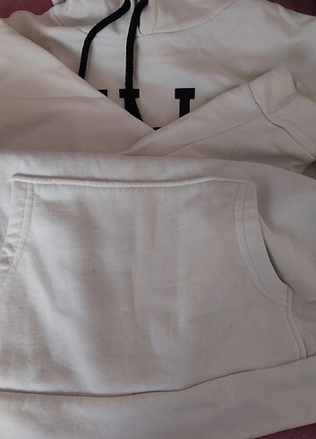m Beden Beyaz Sweatshirt