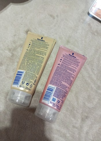 Diğer Vaseline Gluta-Hya El Kremi Seti