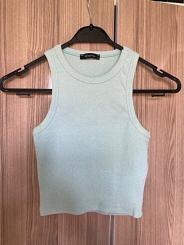 Bebe mavisi crop