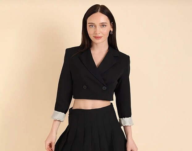 m Beden siyah Renk Crop ceket