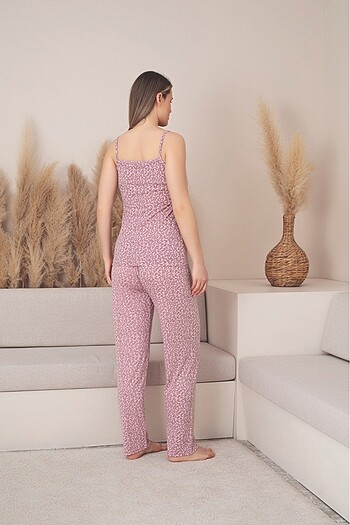 m Beden çeşitli Renk İp askılı pijama takımı