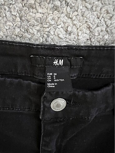 38 Beden siyah Renk H&M Siyah Şort