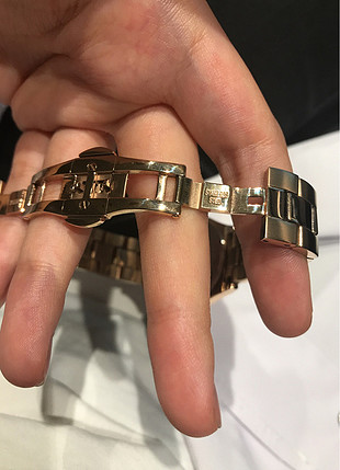  Beden DKNY ROSE GOLD SAAT GARANTİSİ 1.5 yıllık kaldı 