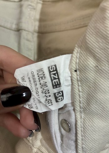 Beyaz Mini Kot Şort - Görsel 2