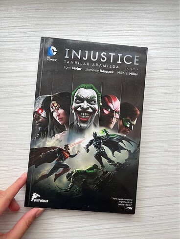 Injustice 1.cilt