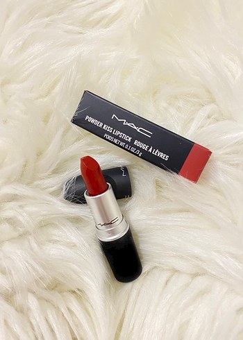 MAC Koyu Kırmızı Ruj (923)