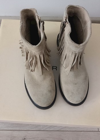 Püsküllü Bej Süet Kız Botu - Görsel 3