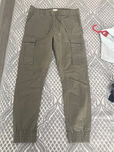 H&M haki kargo pantolon