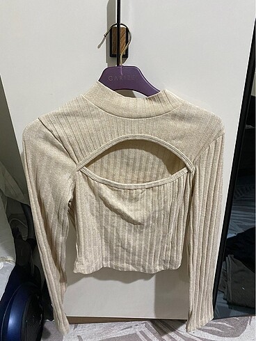 Bershka Göğüs dekolteli crop