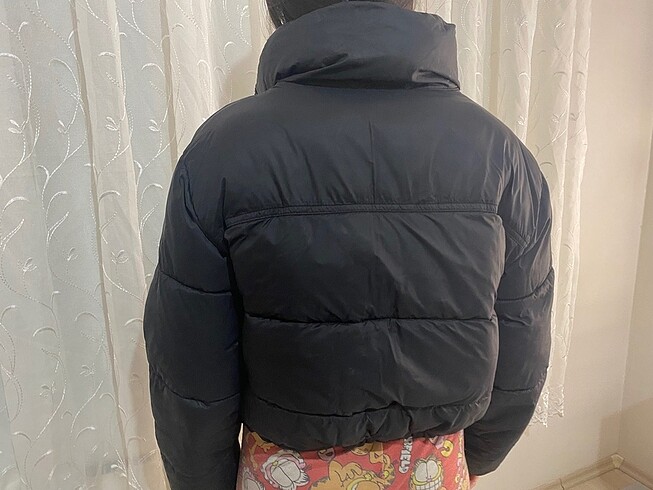 s Beden Az giyilmiş mont pull&bear