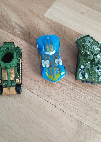 Mavi Renkli Oyuncak Araba ve Tank Seti