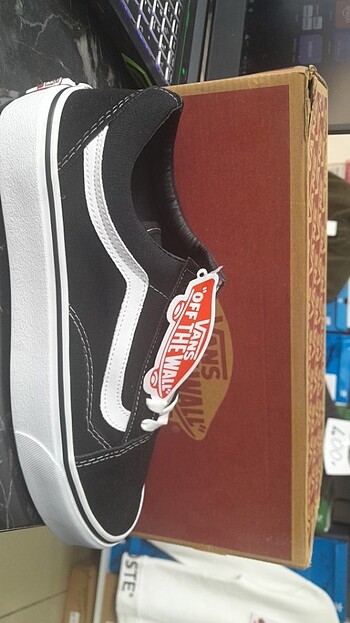 45 Numara Vans 