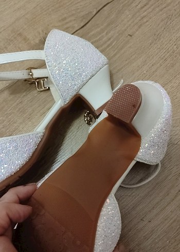 Kız Çocuk Beyaz Fiyonklu Babet Ayakkabı - Görsel 6