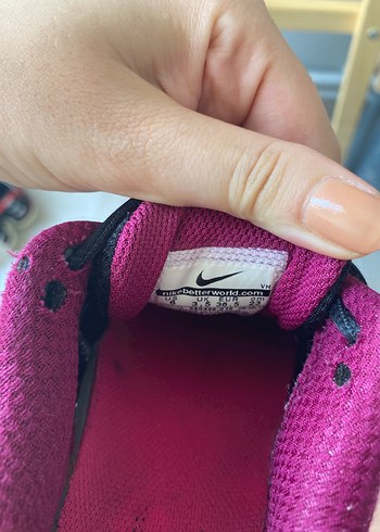 36,5 Beden Nike Kadın Siyah-Pembe Bağcıklı Spor Ayakkabı