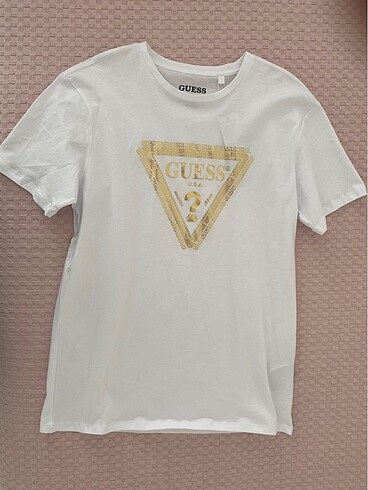 Guess T-Shirt