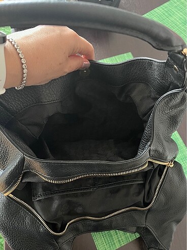  Beden Michael Kors Deri Kol Çantası